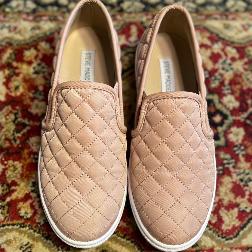 Like New Steve Madden Pink Loafers - Picture 1 of 6